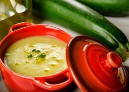 Προετοιμασία πολτοποιημένης σούπας για απώλεια βάρους